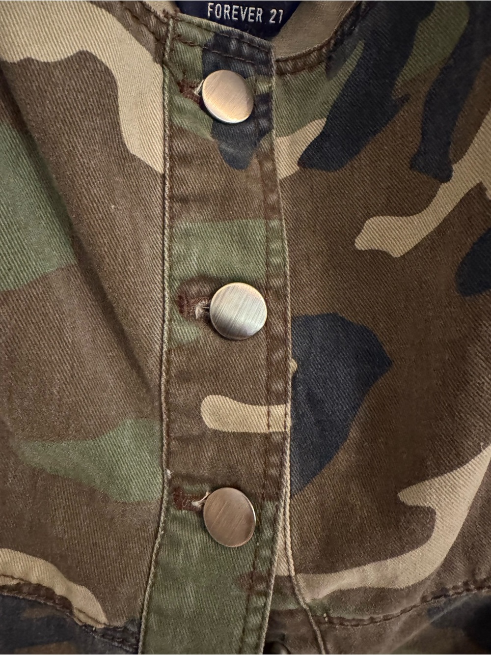 Camouflage button-front mini dress (Size L) - Picture 4 of 7